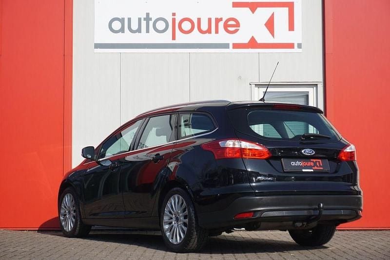 Second-hand Ford Focus 126 CP (92 kW) 2011 Negru Break