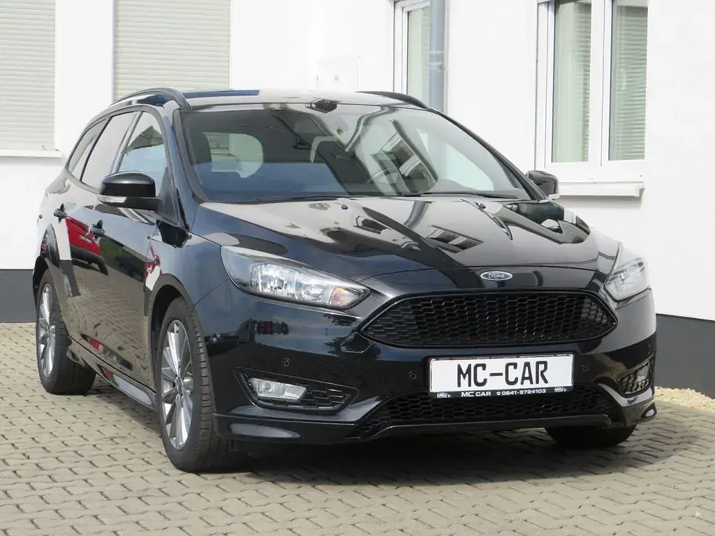 Używany Ford Focus ST-Line 140 KM (102 kW) 2018 Czarny Sedan/Limuzyna