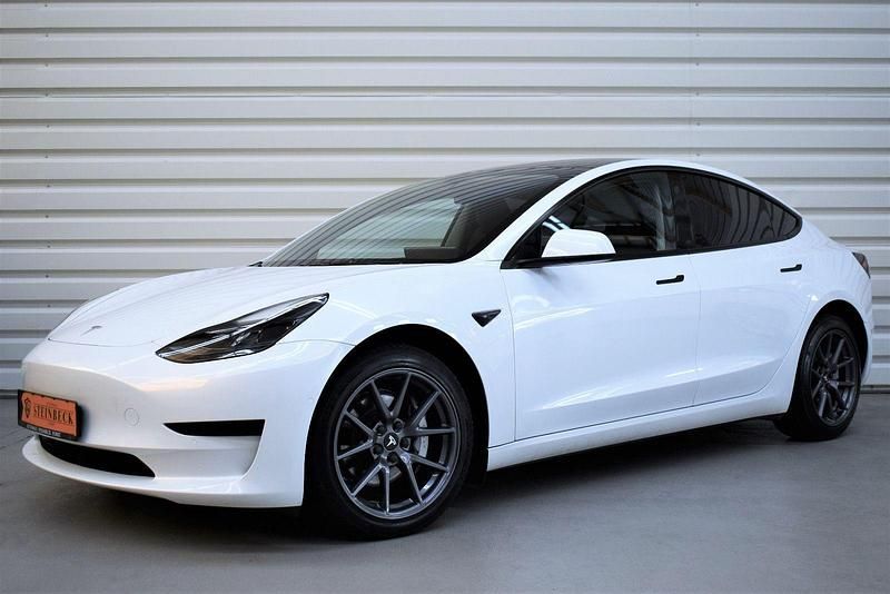 Gebraucht Tesla Model 3 Standard Range Plus 208 kW (283 PS) 2022 Weiß Limousine