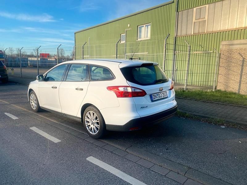 Ford Focus Kombi Gebraucht Mit Anhangerkupplung