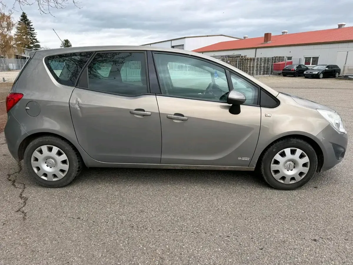 Gebraucht Opel Meriva 120 PS (88 kW) 2010 Braun Van / Kleinbus
