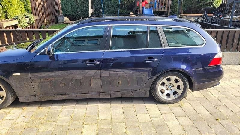 Gebraucht BMW 525 192 PS (141 kW) 2004 Blau Kombi