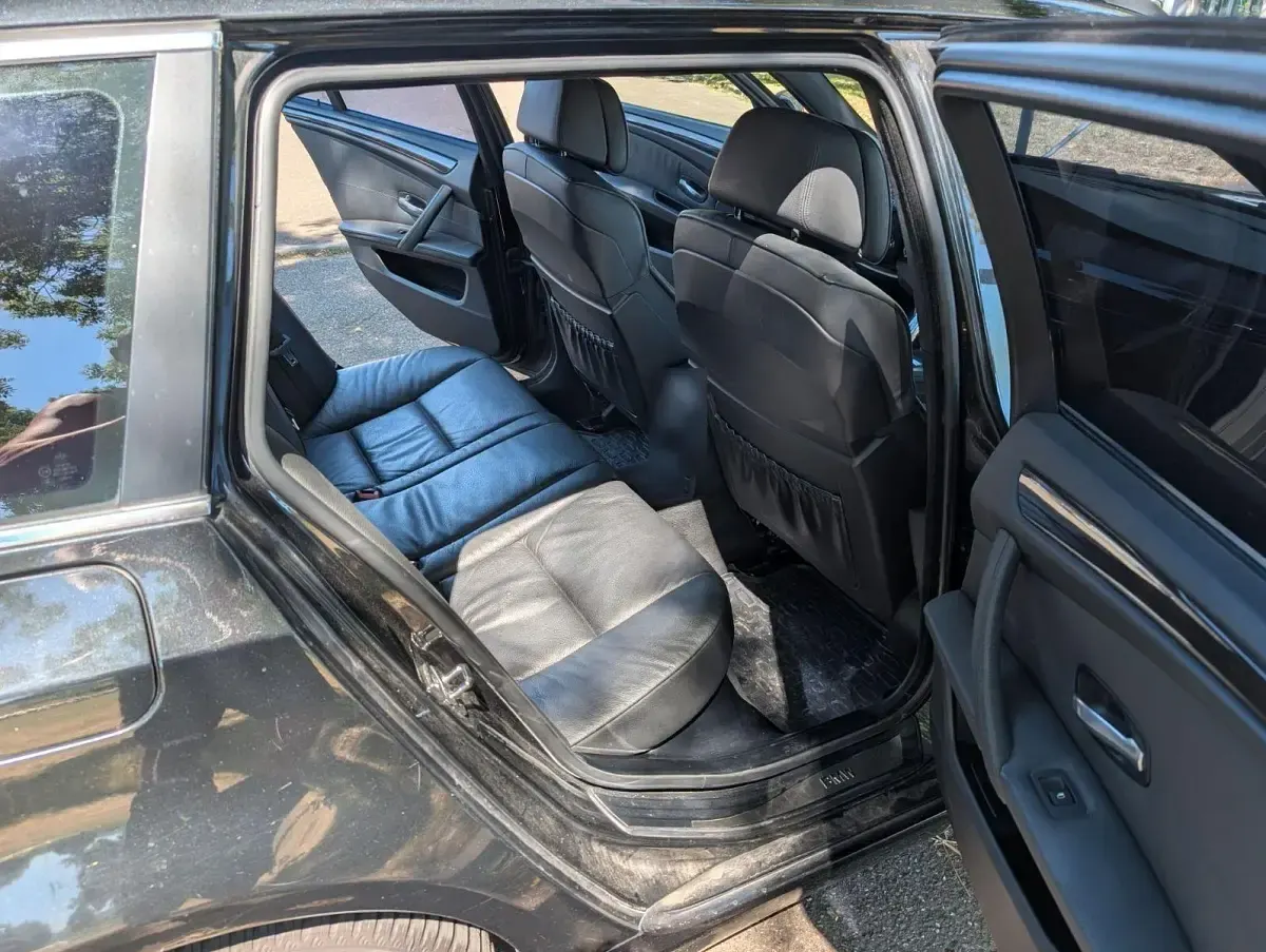 Gebraucht BMW 530 235 PS (172 kW) 2008 Schwarz Kombi