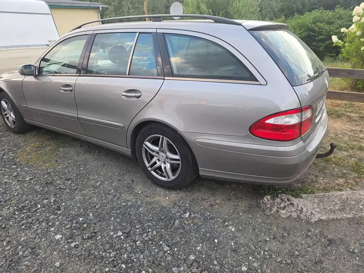 Gebraucht Mercedes E200 Classic 163 PS (119 kW) 2005 Kombi