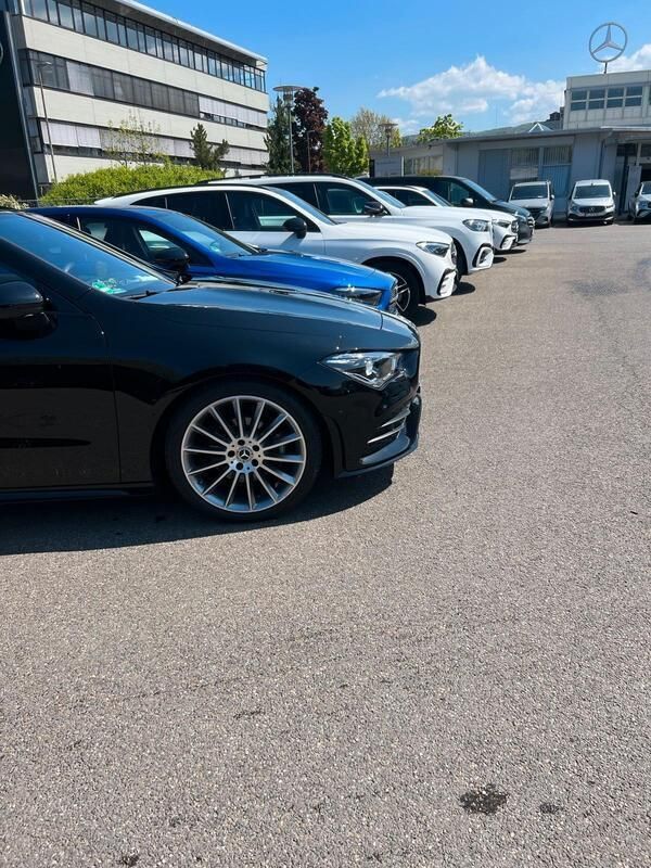 Schwarz Gebraucht 2023 Mercedes CLA200 Kombi | 35.500 € - Bild 1/4