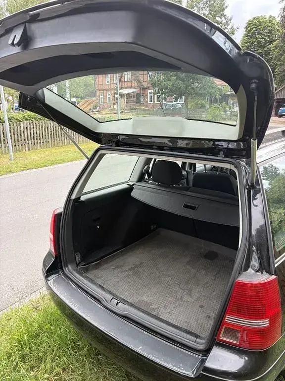Gebraucht VW Golf IV Pacific 105 PS (77 kW) 2003 Schwarz Kombi