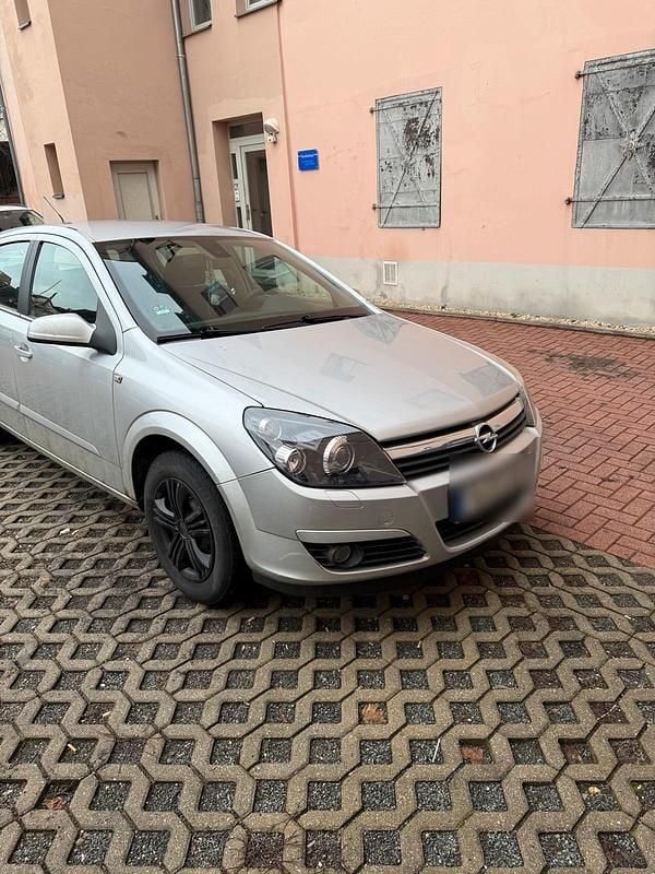 Grau Gebraucht 2005 Opel Astra Limousine | 1.100 € (Superpreis) - Bild 1/4