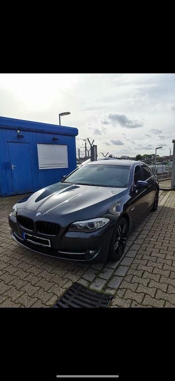 Gebraucht BMW 520 184 PS (135 kW) 2010 Grau Limousine