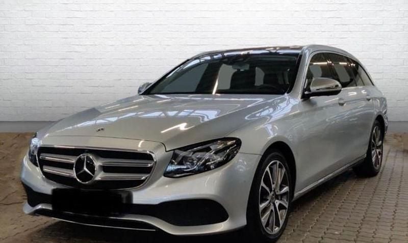 Silber Gebraucht 2018 Mercedes E450 Limousine | 34.500 € (Fairer Preis) - Bild 1/4