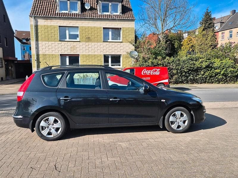 Gebraucht Hyundai i30 109 PS (80 kW) 2009 Schwarz Kombi