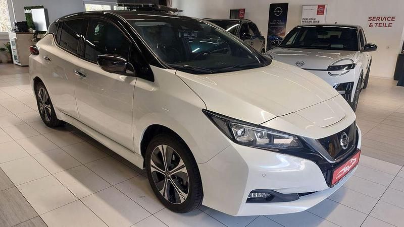 Gebraucht Nissan Leaf Tekna 160 kW (218 PS) 2021 Weiß Kleinwagen