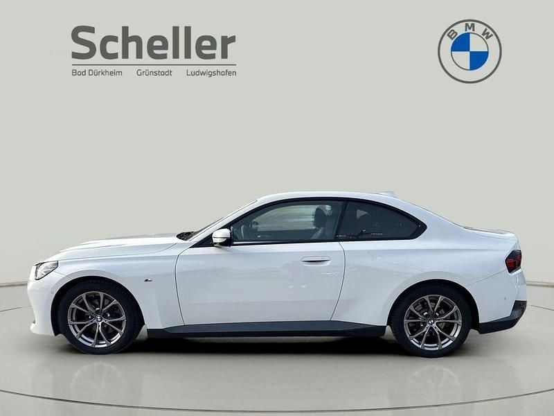 Gebraucht BMW 220 Performance 184 PS (135 kW) 2022 Weiß Coupé