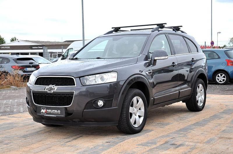 Grau Gebraucht 2013 Chevrolet Captiva LT SUV | 7.300 € (Fairer Preis) - Bild 1/4