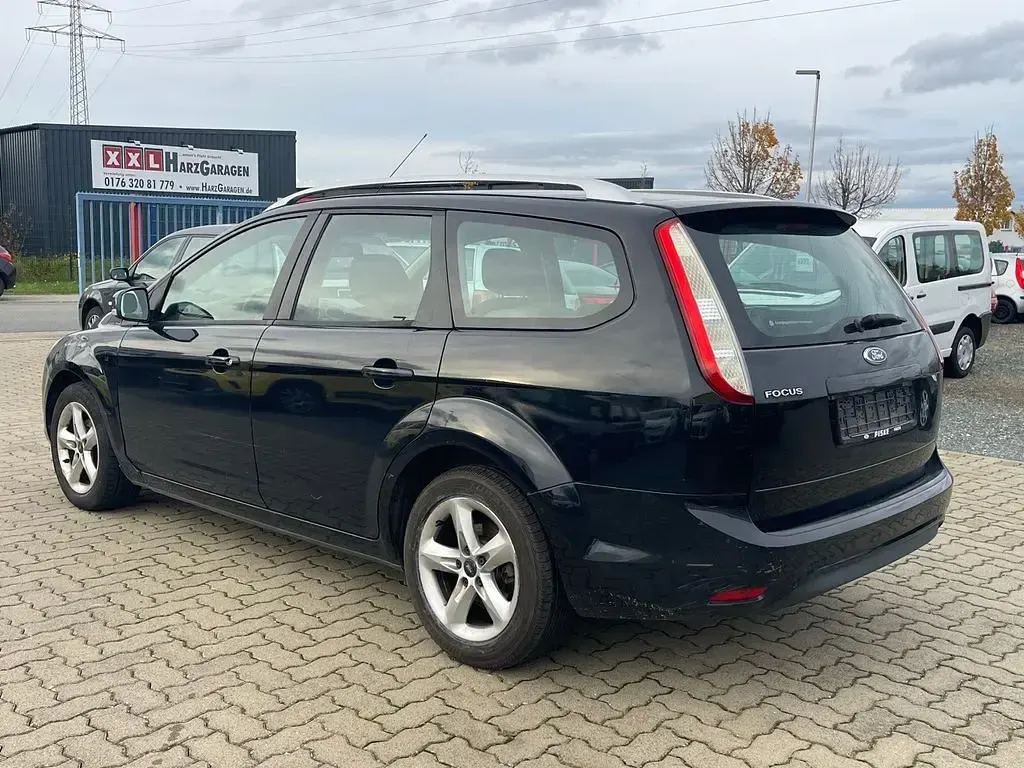 Brugt Ford Focus Style 101 HK (74 kW) 2010 Sort Sedan