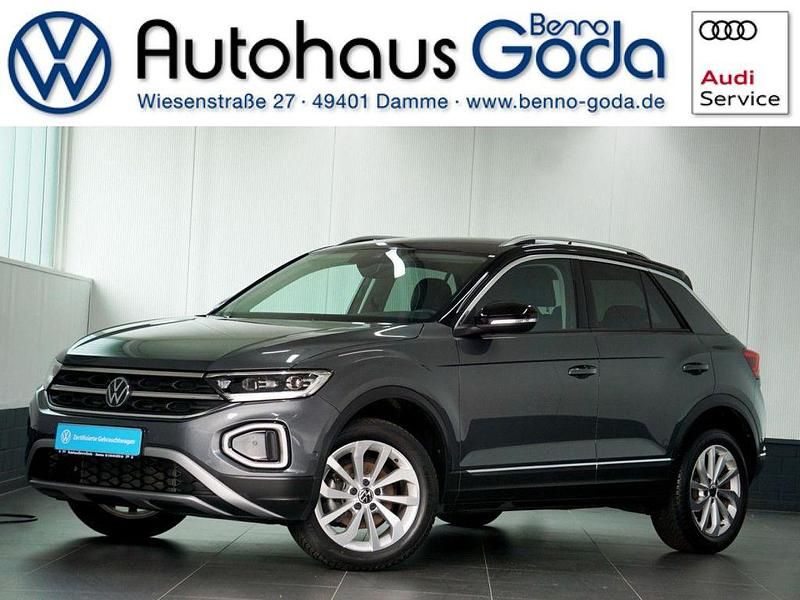 Indiumgrau (metallic) Gebraucht 2024 VW T-Roc Style SUV | 29.950 € (Fairer Preis) - Bild 1/4