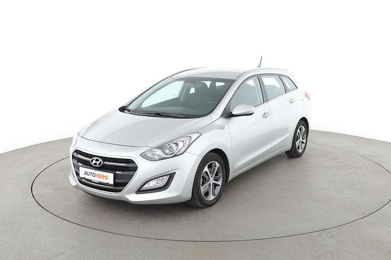 Grau Gebraucht 2017 Hyundai i30 Trend Kombi | 11.940 € (Fairer Preis) - Bild 1/3