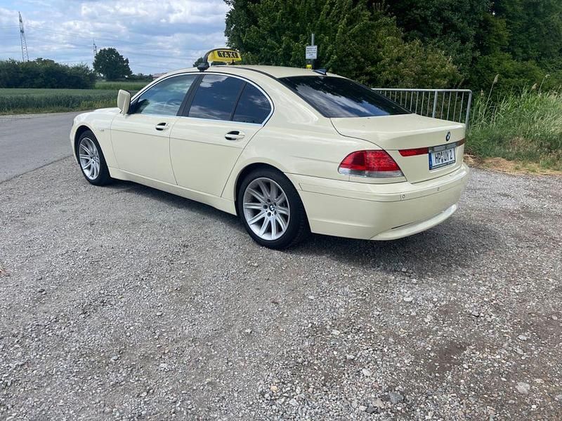 Beige Gebraucht 2003 BMW 735 Sport Line Limousine | 8.900 € (Superpreis) - Bild 1/4