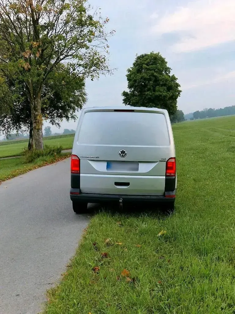 Gebraucht VW T6 131 PS (96 kW) 2016 Silber Van