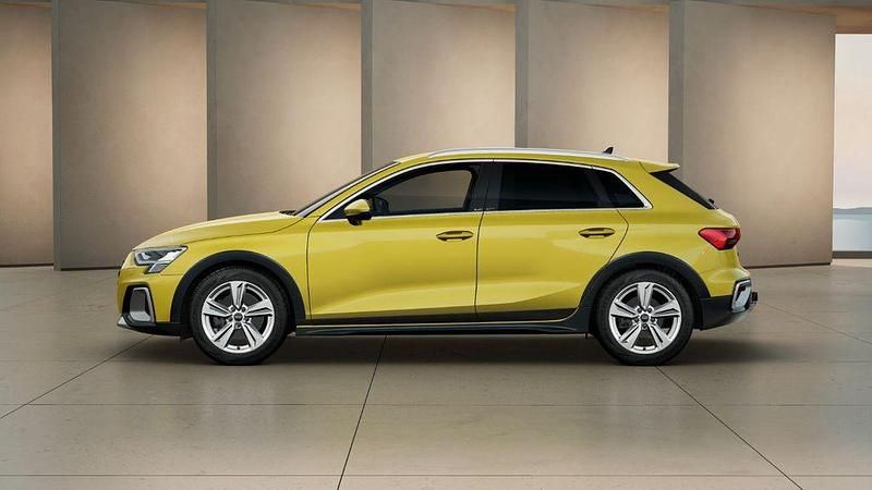 Gebraucht Audi A3 Ambiente 150 PS (110 kW) 2024 Pythongelb metallic Limousine