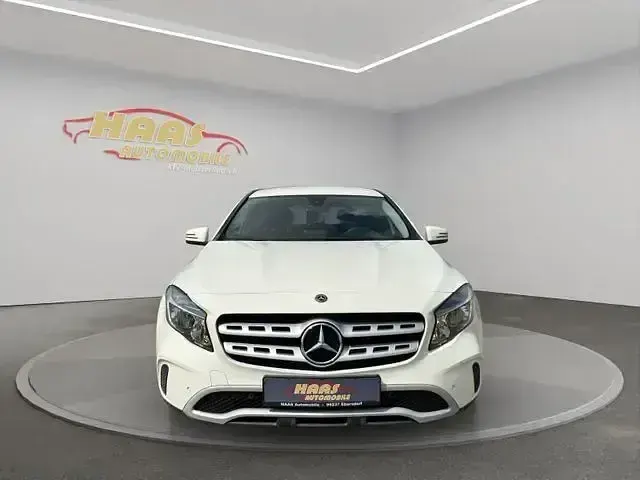 Gebraucht Mercedes GLA200 136 PS (100 kW) 2017 Weiß SUV