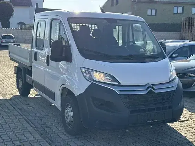 Gebraucht Citroën Jumper 140 PS (102 kW) 2023 Lackierung weiss icy/deckende lackierung Van / Kleinbus