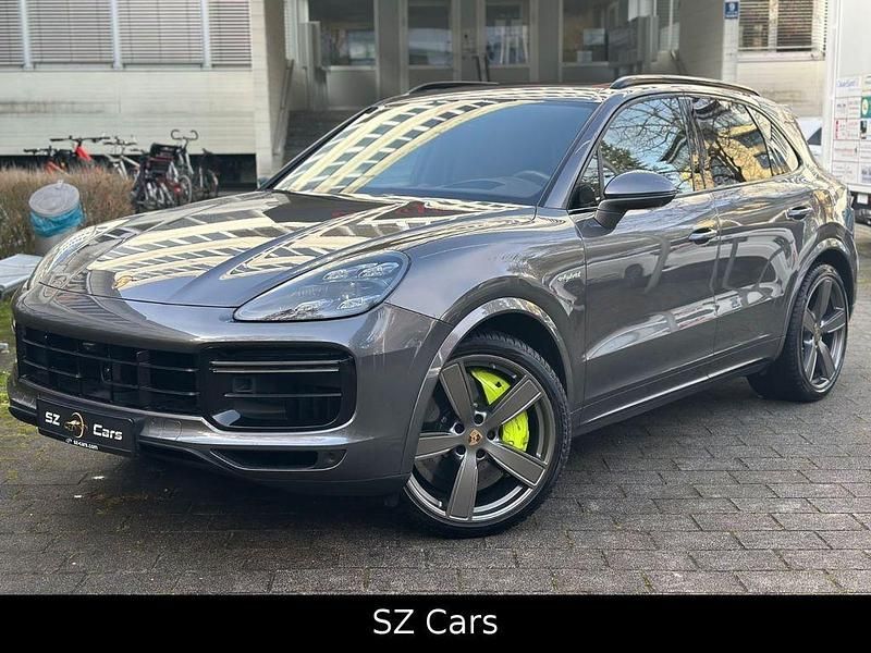 Grau Gebraucht 2020 Porsche Cayenne Turbo S SUV | 94.900 € (Superpreis) - Bild 1/4
