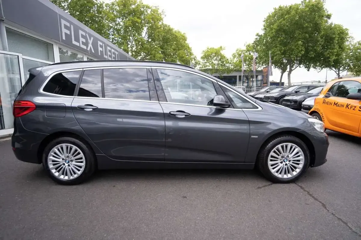 Gebraucht BMW 216 Gran Tourer Luxury Line 116 PS (85 kW) 2018 Grau Van / Kleinbus