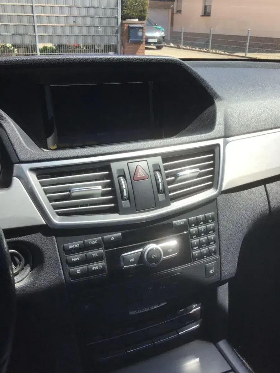 Gebraucht Mercedes E300 231 PS (169 kW) 2012 Schwarz Kombi