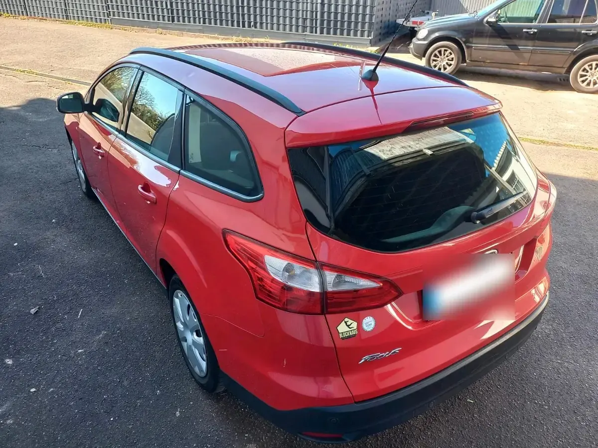 Gebraucht Ford Focus 116 PS (85 kW) 2011 Rot Kombi