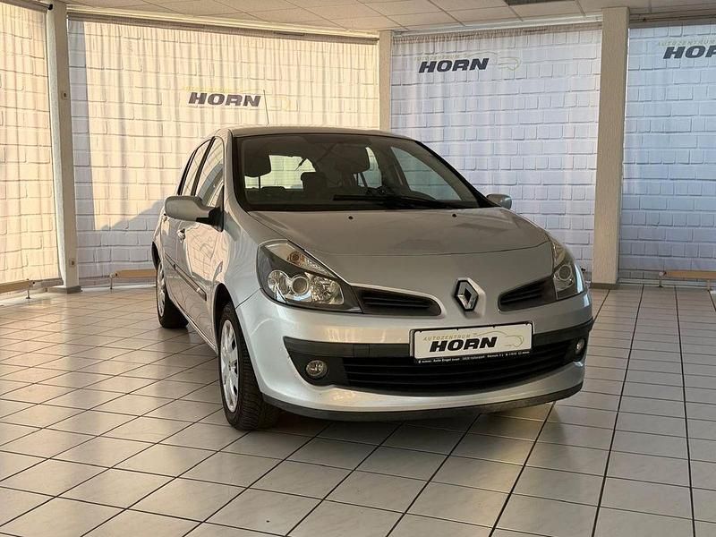 Gebraucht Renault Clio II Dynamique 88 PS (64 kW) 2005 Silber Limousine