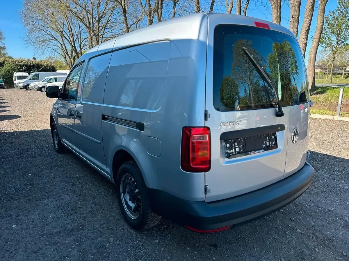 Second-hand VW Caddy Maxi 102 CP (75 kW) 2019 Argintiu Monovolum