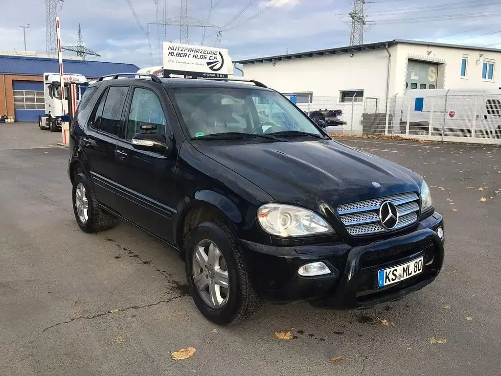 Gebraucht Mercedes ML270 Edition 163 PS (119 kW) 2004 Schwarz SUV