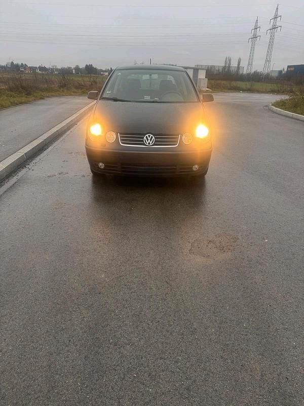 Schwarz Gebraucht 2004 VW Polo Kleinwagen | 600 € (Superpreis) - Bild 1/4