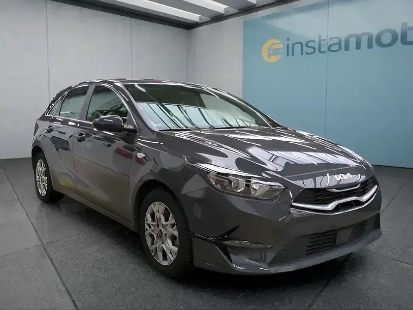 Używany Kia Ceed Vision 140 KM (102 kW) 2025 Szary Hatchback
