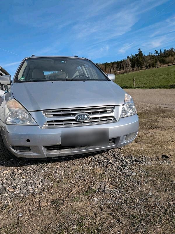 Gebraucht Kia Carnival 185 PS (136 kW) 2008 Silber Van / Kleinbus