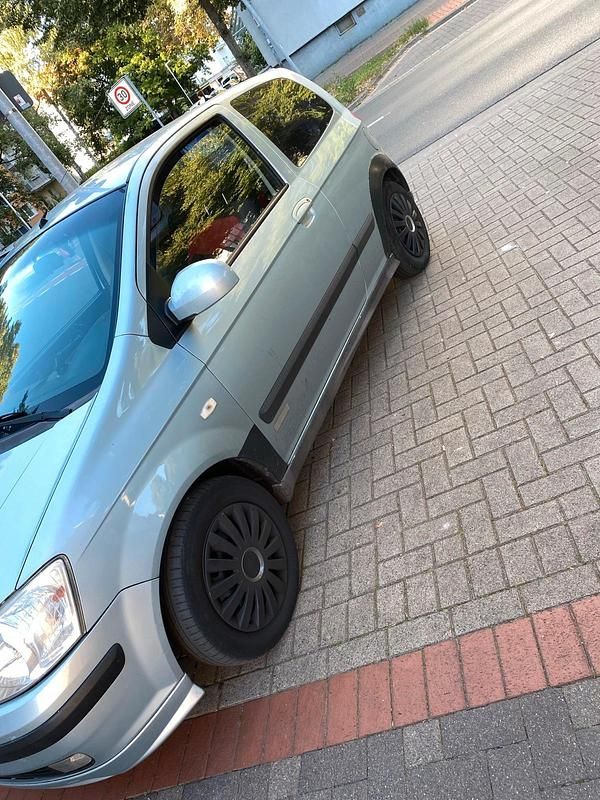 Blau Gebraucht 2005 Hyundai Getz Kleinwagen | 1.000 € (Guter Preis) - Bild 1/4