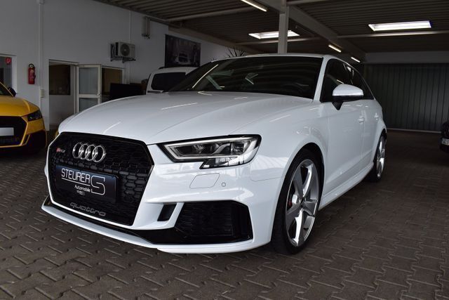 Gletscherweiß metallic Gebraucht 2018 Audi RS3 Sport Kleinwagen | 44.300 € (Fairer Preis) - Bild 1/4