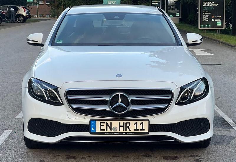 Gebraucht Mercedes E200 Exclusive 184 PS (135 kW) 2016 Weiß Limousine