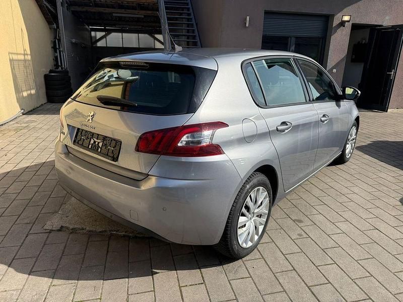 Gebraucht Peugeot 308 92 PS (67 kW) 2015 Grau Limousine
