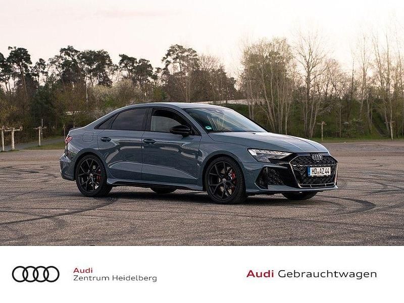 Kemoragrau metallic Gebraucht 2025 Audi RS3 Sport Kleinwagen | 66.900 € (Fairer Preis) - Bild 1/4