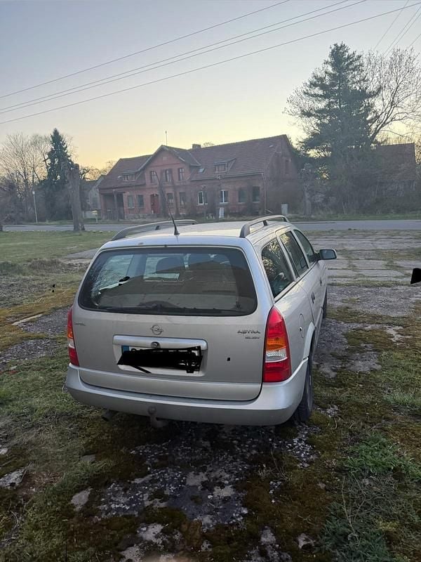 Gebraucht Opel Astra 101 PS (74 kW) 2001 Silber Kombi
