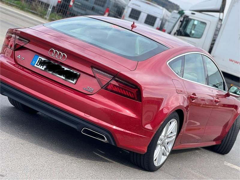 Rot Gebraucht 2014 Audi A7 Kleinwagen | 23.450 € (Fairer Preis) - Bild 1/4