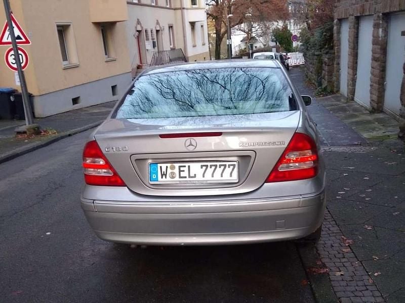 Gebraucht Mercedes C180 143 PS (105 kW) 2004 Silber Limousine