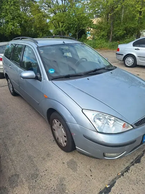 Used Ford Focus Ghia 101 HP (74 kW) 2004 Silver Sedan