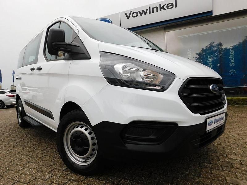 Weiß Gebraucht 2021 Ford Tourneo Kombi | 25.990 € (Guter Preis) - Bild 1/4