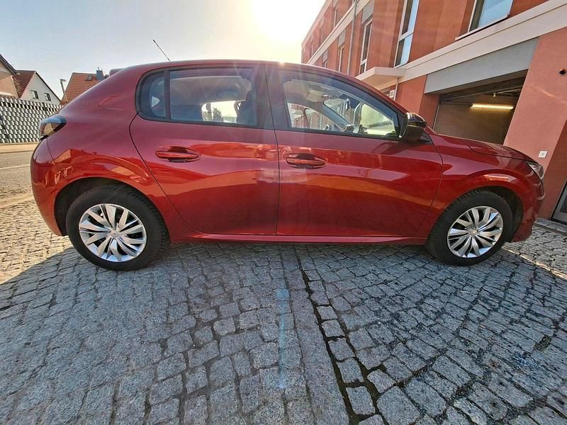 Second-hand Peugeot 208 Active 75 CP (55 kW) 2022 Roșu Hatchback