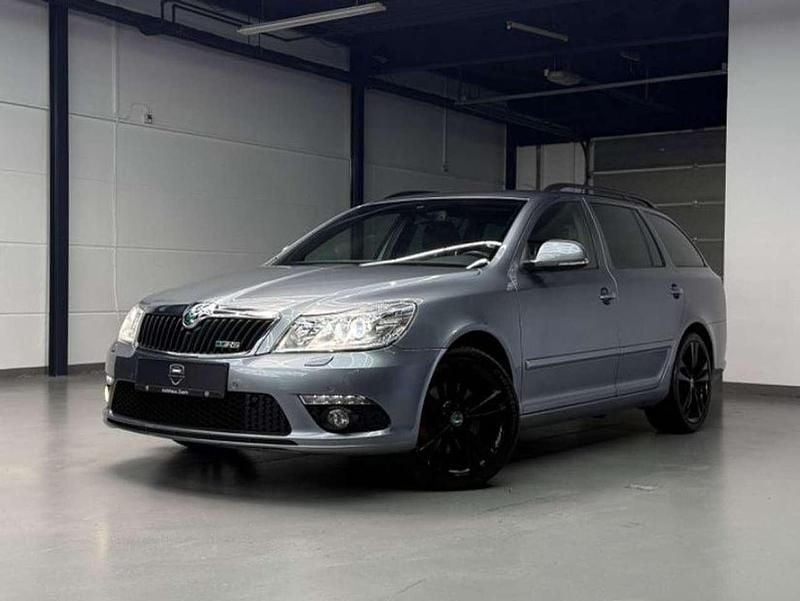 Grau Gebraucht 2012 Skoda Octavia RS Kombi | 12.690 € (Etwas zu teuer) - Bild 1/3