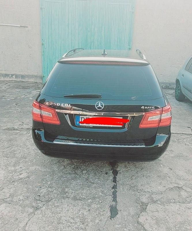 Gebraucht Mercedes 250 204 PS (150 kW) 2012 Schwarz Kombi