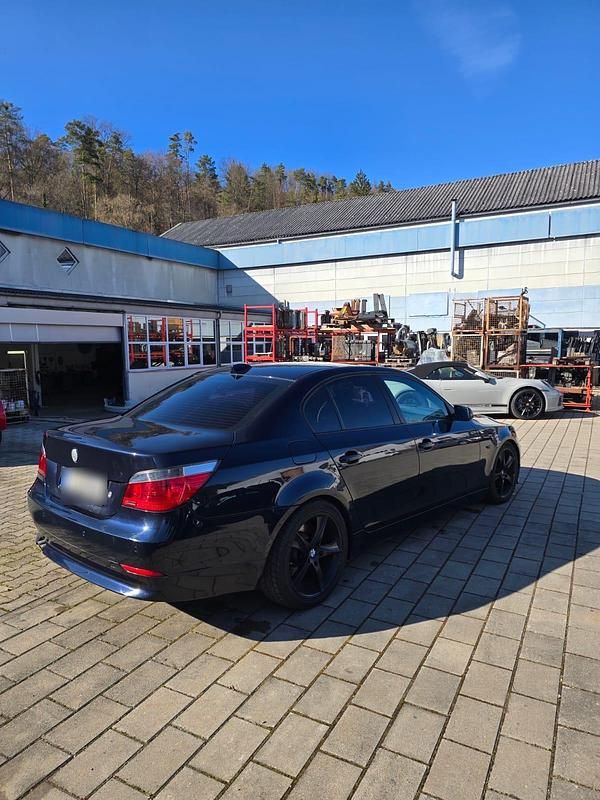 Gebraucht BMW 523 177 PS (130 kW) 2005 Blau Limousine