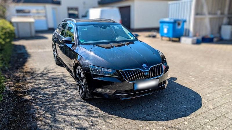 Gebraucht Skoda Superb 150 PS (110 kW) 2019 Schwarz Kombi